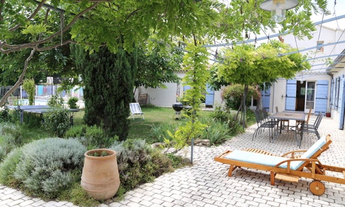 Grand Sud House | Spacious Provencal Villa with Pool in Aix en Provence