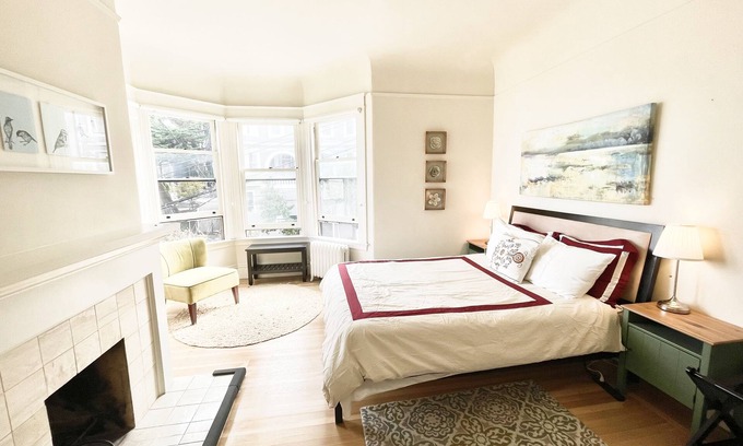 Russian Hill Apartment | Spacious 2BR Apartment in Iconic Russian Hill, SF