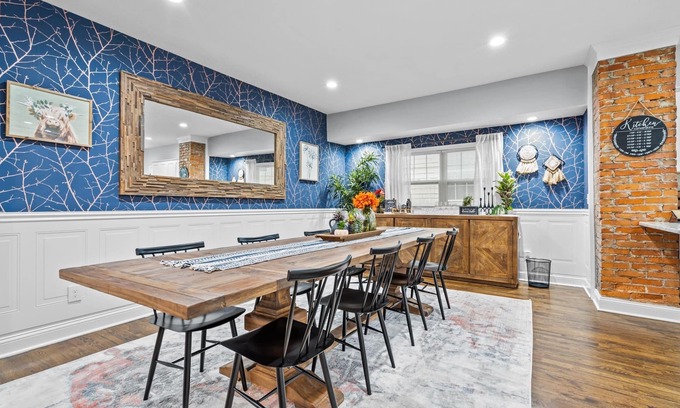 South Hyde Park House | Beautifully Remodeled Midtown Estate with Pet-Friendly Perks