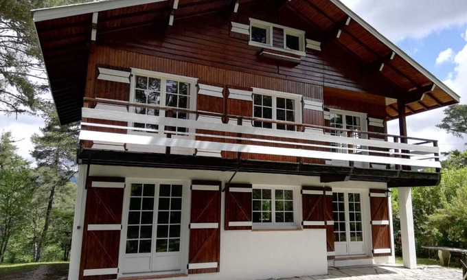 La Bastide Ski Chalet | Elegant Riverside Chalet near Gorges du Verdon