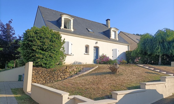 Sille-le-Philippe House | Spacious Room in an Elegant Maison Bourgeoise - 10/10 Rating