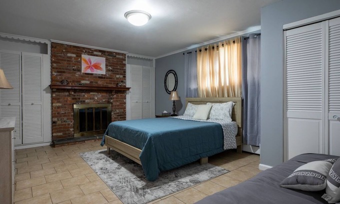 Stamford House | Cozy 2 Bed Apartment with Kitchen & Spa – Rated 8/10!