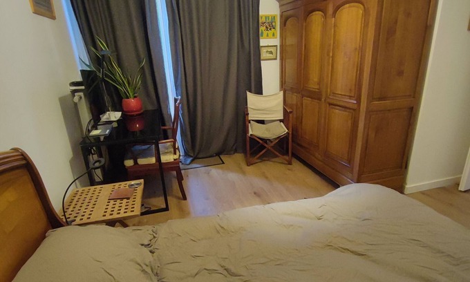Le Kremlin-Bicetre Bed & Breakfast | Large room near metros 7 and 14