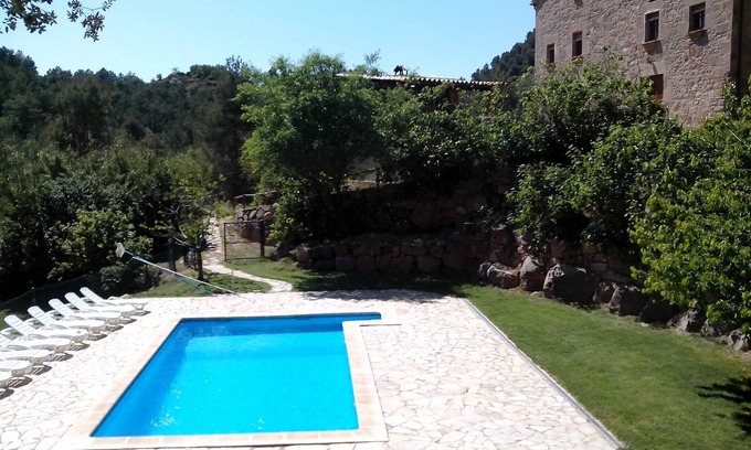 Cardona Cottage | Scenic Rural Retreat with Pool, Just 1 Hour from Barcelona