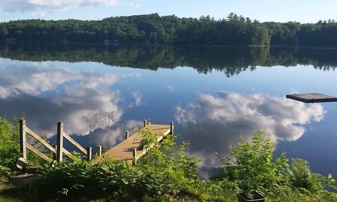Parsonsfield Cottage | Pet-Friendly Rustic Cottage with Lake Views in Southern Maine