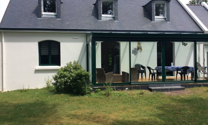 Fouesnant House | Seaside Haven: Family-Friendly Home with Pool & Ocean Views
