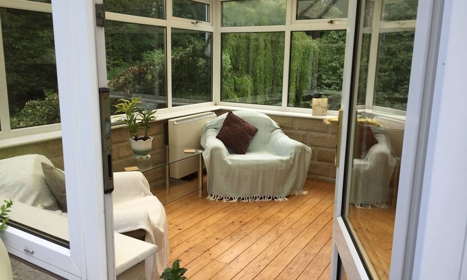 Chapeltown House | Deluxe Self-Contained Property with Pool and Spa Amenities