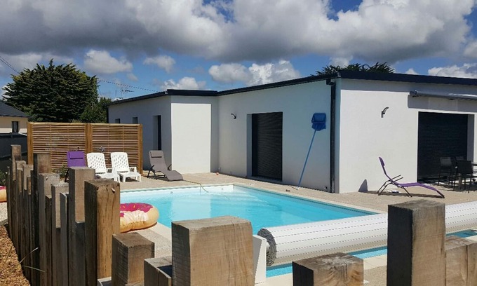 Plobannalec-Lesconil Villa | Contemporary Oceanfront House with Pool & Pet-Friendly Options