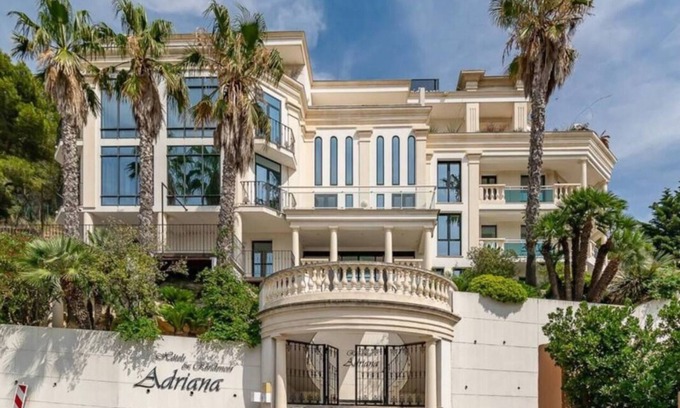 Carry-le-Rouet Apartment | Elegant Sea View Studio with Private Terrace & Pool Access