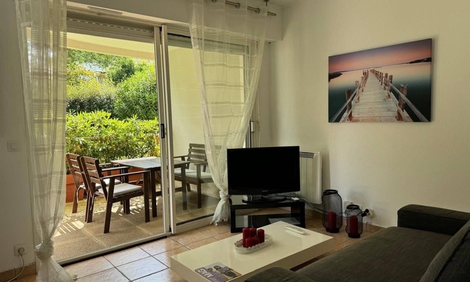 Anglet Apartment | Charming Studio with Terrace Overlooking Biarritz Golf Course
