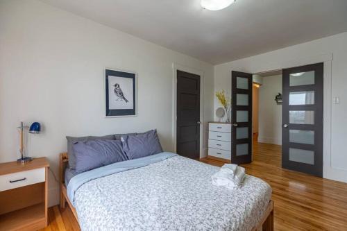 Bedford Apartment | Bright & Inviting Home #103 - Child-Friendly Retreat