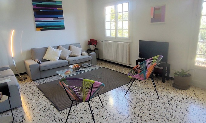 Ceyreste Apartment | Large T3 in house with garden in Provencal village 7 minutes from the sea