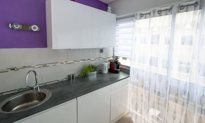 La Madeleine Apartment | Cozy Town Studio with Private Parking and Accessibility