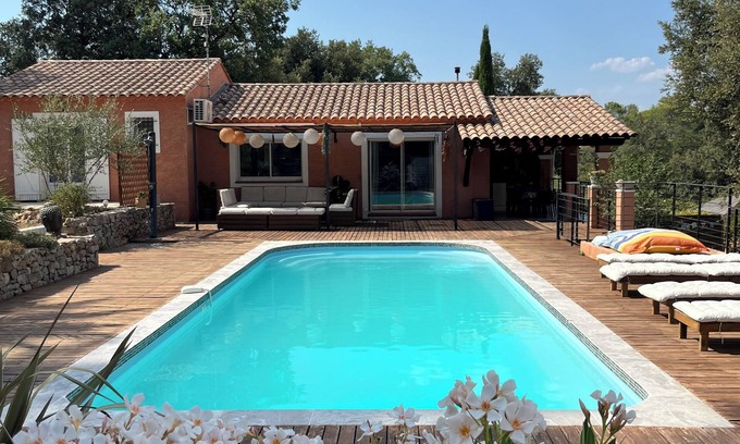 Flassans-sur-Issole Villa | Inviting Family Villa with Heated Pool & Ocean Views