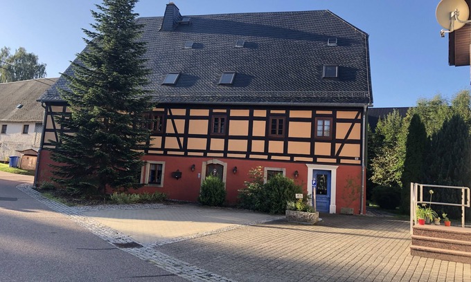 Großhartmannsdorf Apartment | Spacious Erzgebirge Apartment with Garden and Spa Amenities
