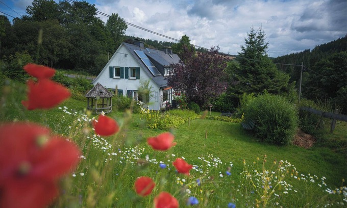 Birkelback Apartment | Spacious Vacation Home for Families with Kitchen & Breakfast