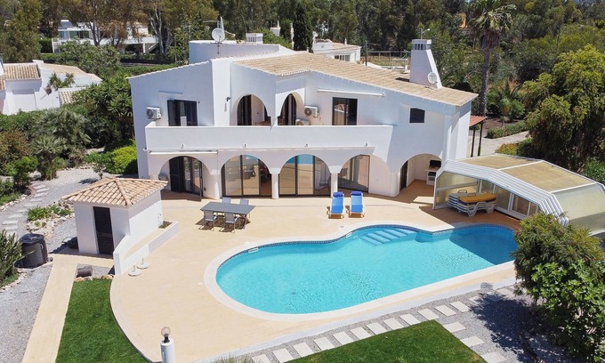 Penina Villa | Elegant Villa with Private Saltwater Pool in Penina Resort