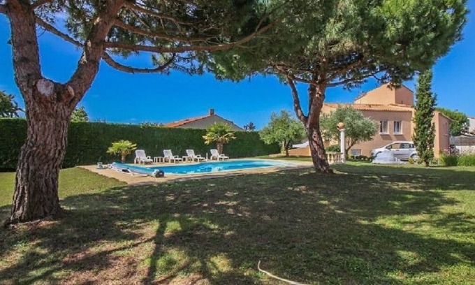 Quartier des Boucholeurs Villa | Family-Friendly Villa with Private Pool Near the Beach