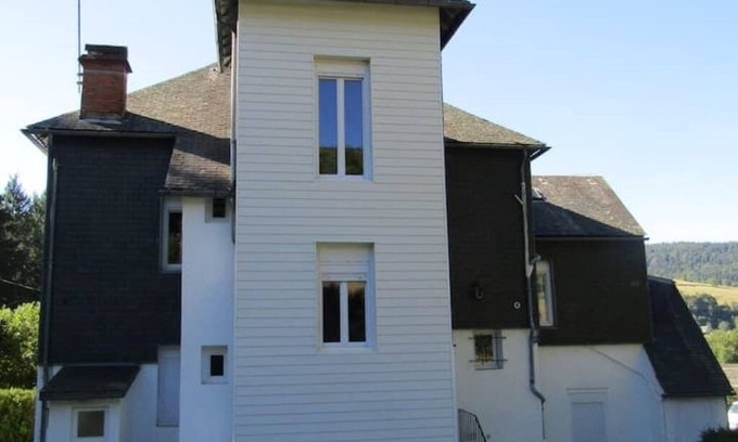 Murat-le-Quaire House | Large villa with garden near La Bourboule
