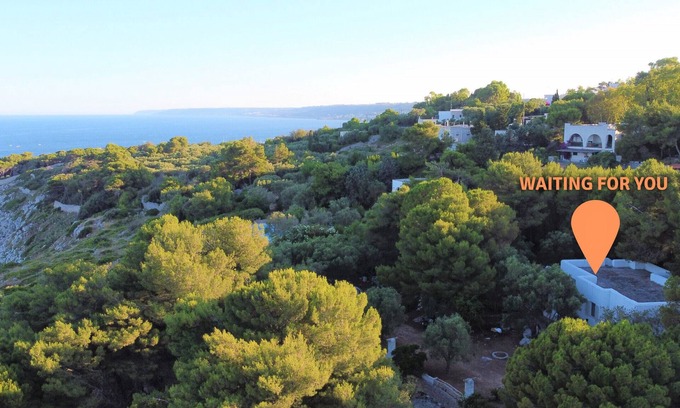 Castro Marina House | Cozy Villa with Oceanfront Access and Family-Friendly Amenities