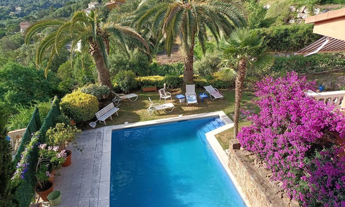 Rio d'Oro Villa | Seaside Villa with Private Pool Near Beaches & Shops