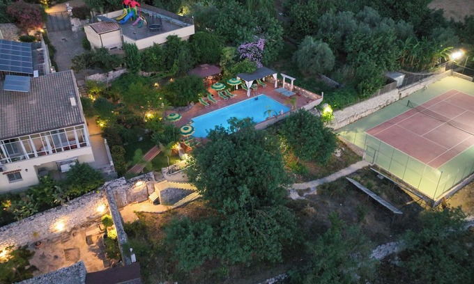 Modica Villa | Villamodica: Oceanfront Retreat with Family-Friendly Amenities