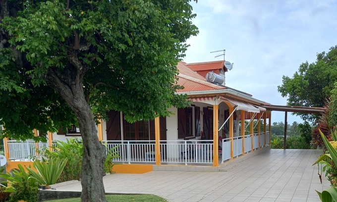 Circuit 1C1 Villa | '' Large villa with views of the countryside ''