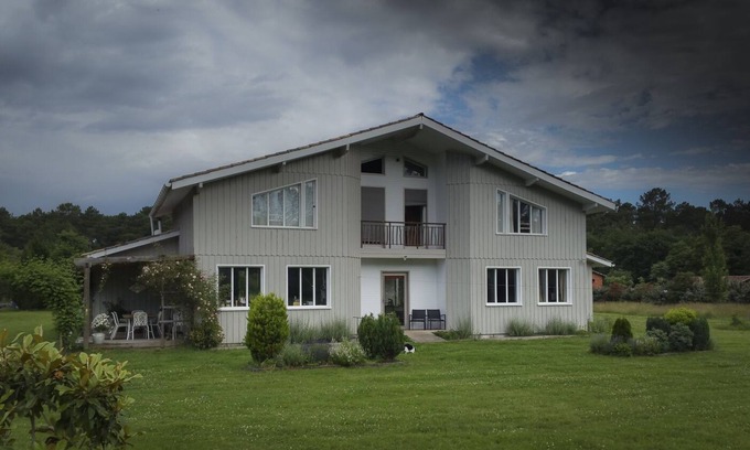 Bazadais House | Large wooden house with swimming pool 11 x 5 land 10,000 m2
