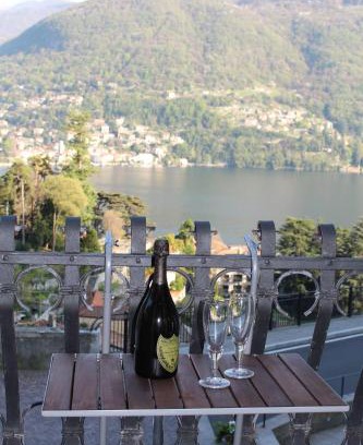 Moltrasio House | Larian Chalet