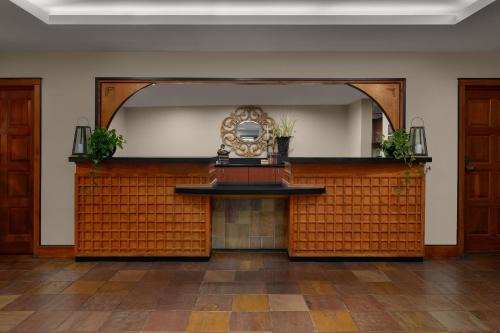 Downtown Hotel | Comfortable Larkspur Landing Campbell - Pet-Friendly Suites