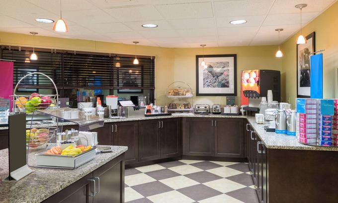 Carlisle Hotel | Guest Rated: Larkspur Landing Select Carlisle with Breakfast