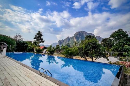 Vang Vieng Hotel | Discover LARNG YAY Riverview Resort Hotel with Private Pool