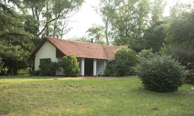 Gualeguay House | Discover Las 4 Auroras: Pet-Friendly Retreat with Pool