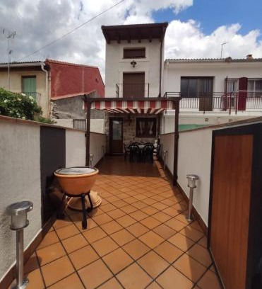 Rascafria House | Family-Friendly Retreat at LAS 4 ESTACIONES - Rascafría