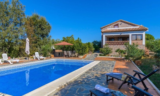 El Gastor Villa | Relaxing Las Adelfas del Gastor: Pool and Ocean Views