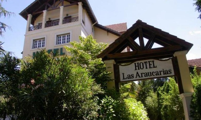 Pinamar Hotel | Beautiful Las Araucarias: Family-Friendly with Pool Access