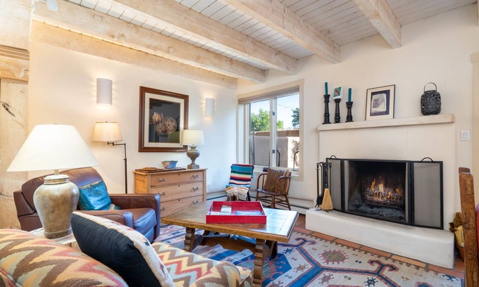 South Capitol Condo | Discover Las Brisas 24: Cozy Downtown Condo with Fireplace