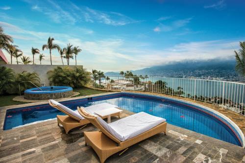 Las Brisas Hotel | Elegant Las Brisas Acapulco: Poolside Bliss for Families