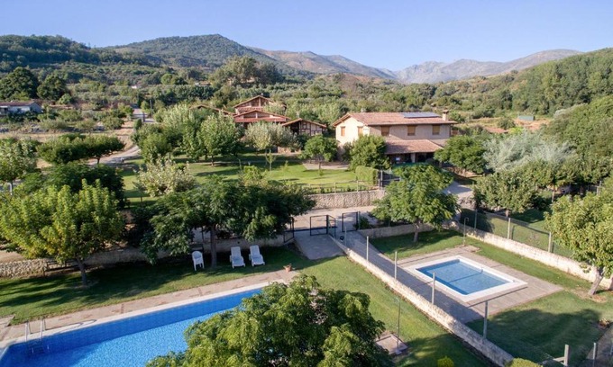 Aldeanueva de la Vera House | Discover Las Cabañas de La Vera: Family-Friendly Retreat