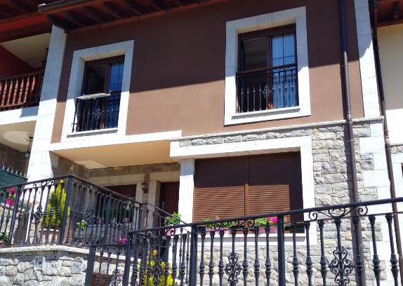 Arenas de Cabrales House | Explore Family-Friendly Comfort at Las Cabraliegas 2