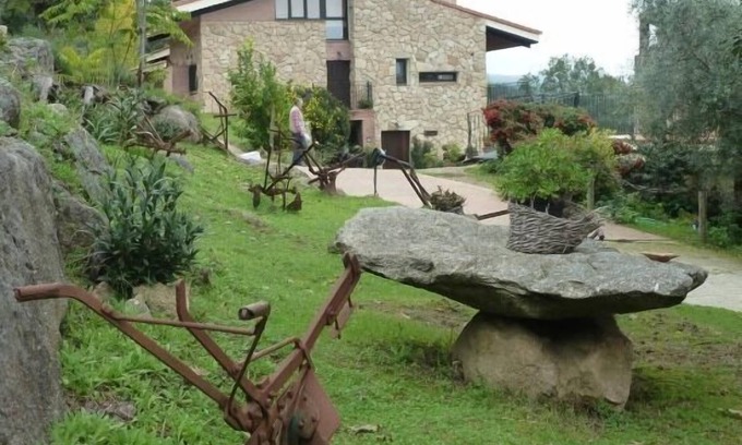 Poyales del Hoyo Cottage | Gredos Retreat: Las Casas de Agapito with Pool & Spa