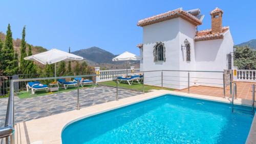 Torrox House | Relax at Las Encinas Costa del Sol Torrox with Pool & Kitchen
