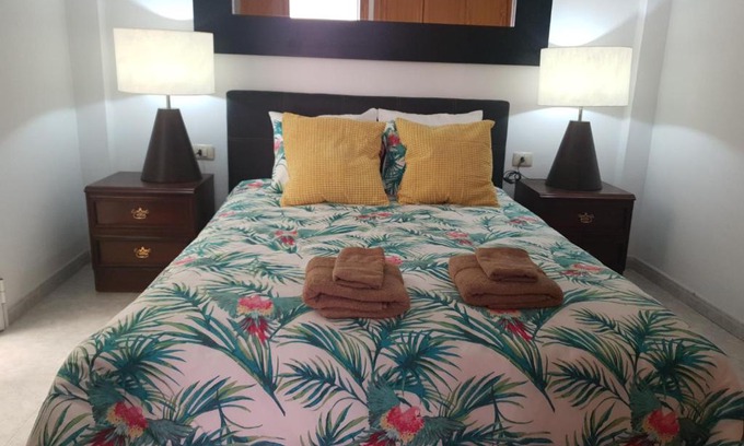 Las Galletas Apartment | Relaxing Las Galletas 2 B: Ideal for Families and Beach Lovers