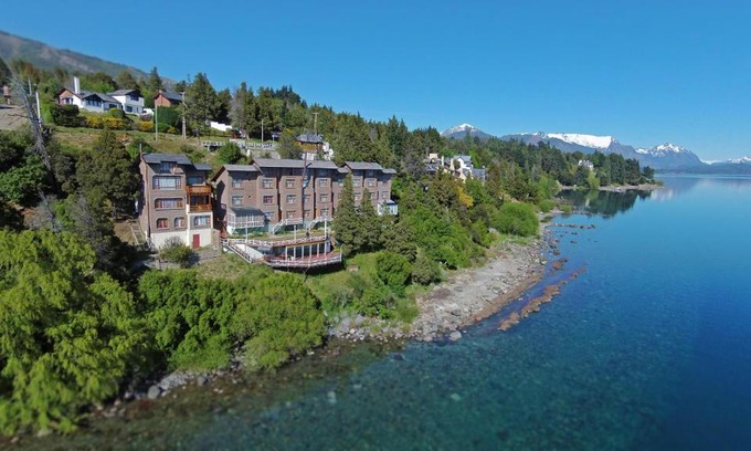 San Carlos de Bariloche Cabin | Discover Las Gaviotas: Pet-Friendly Oceanfront Retreat