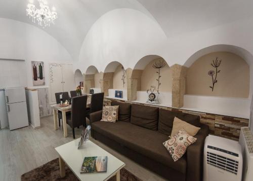 Santiago Apartment | Pet-Friendly Destino Deluxe Plaza de la Audiencia Cáceres