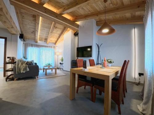 Cobeta Apartment | Guest Rated 10/10: Apartamento Martina with Breakfast Included
