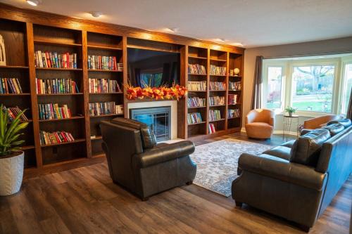 Rockford Villa | Las Lomas Luxury Home