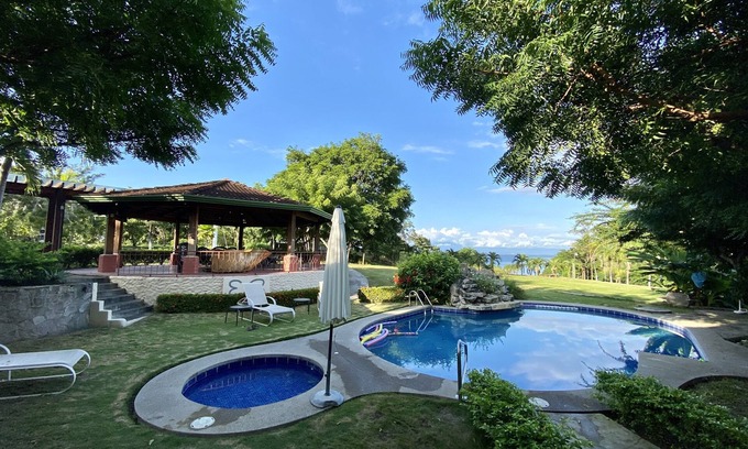 Playa Naranjo House | Las Mañanitas - Oceanfront Villa with Pool & Spa Amenities