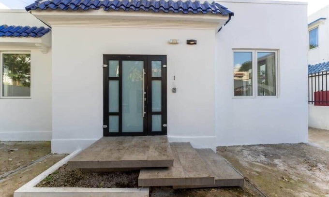 Parque House | Discover Oceanfront Comfort at Las Marias King Complex