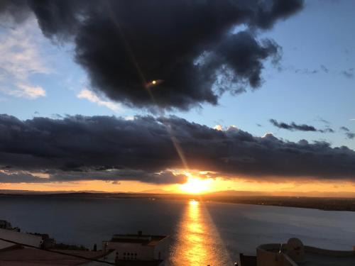Roses Town Center Apartment | Experience Breathtaking Sunsets at Our Pet-Friendly Retreat